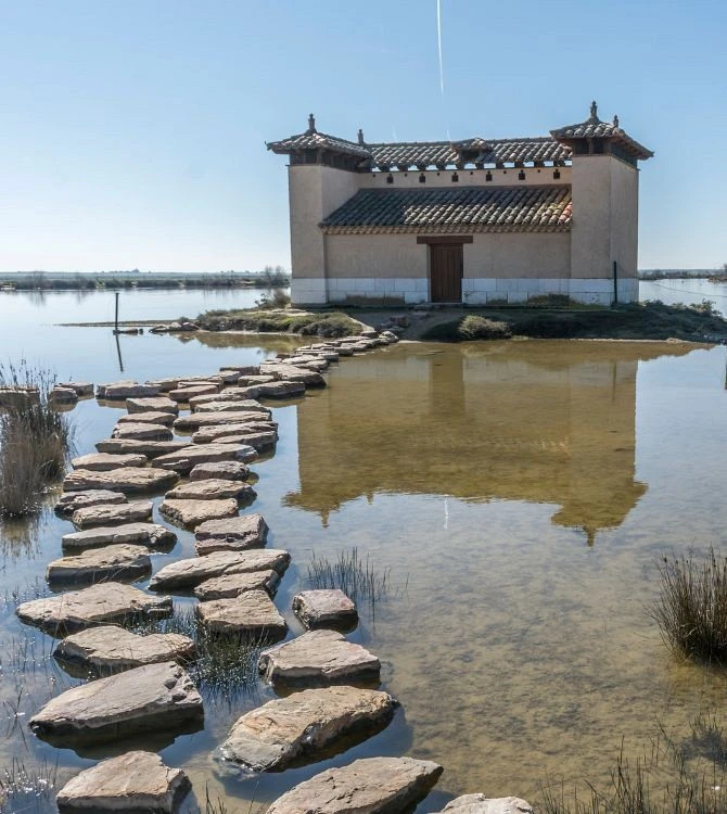 Descubre Fuentes de Ropel y sus alrededores